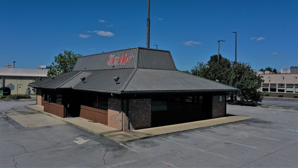 Primary Photo Of 251 Highway 49 N, Byron Restaurant For Lease