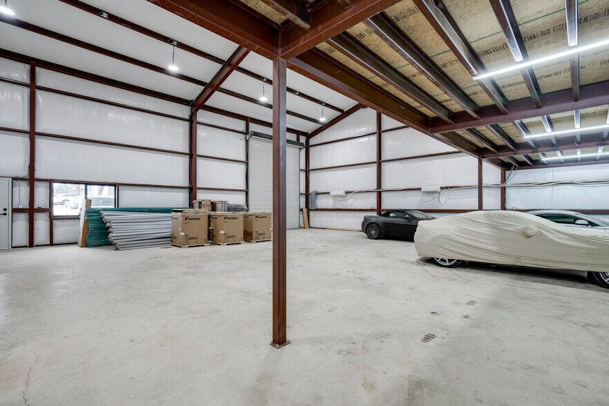 More Photos Of 15210 Fitzhugh Rd, Austin Warehouse For Lease