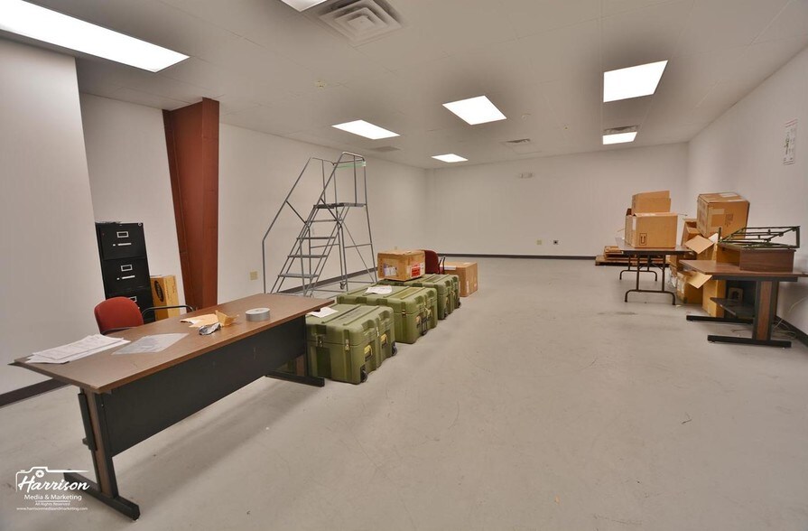 More Photos Of 4820 Commercial Dr, Huntsville Warehouse For Sale