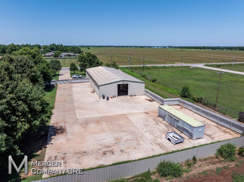 More Photos Of 10108 NW 10th St, Yukon Warehouse For Sale