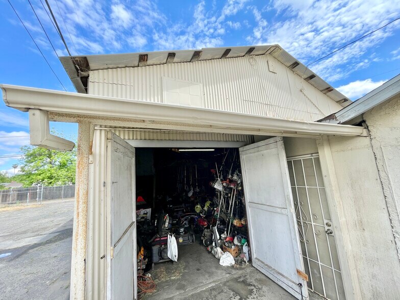 More Photos Of 1799 E 21st St, Merced Flex For Sale