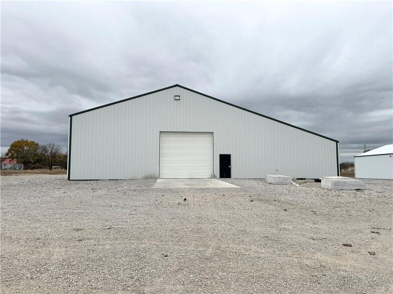 Primary Photo Of 96 SE 501st Rd, Warrensburg Industrial For Lease