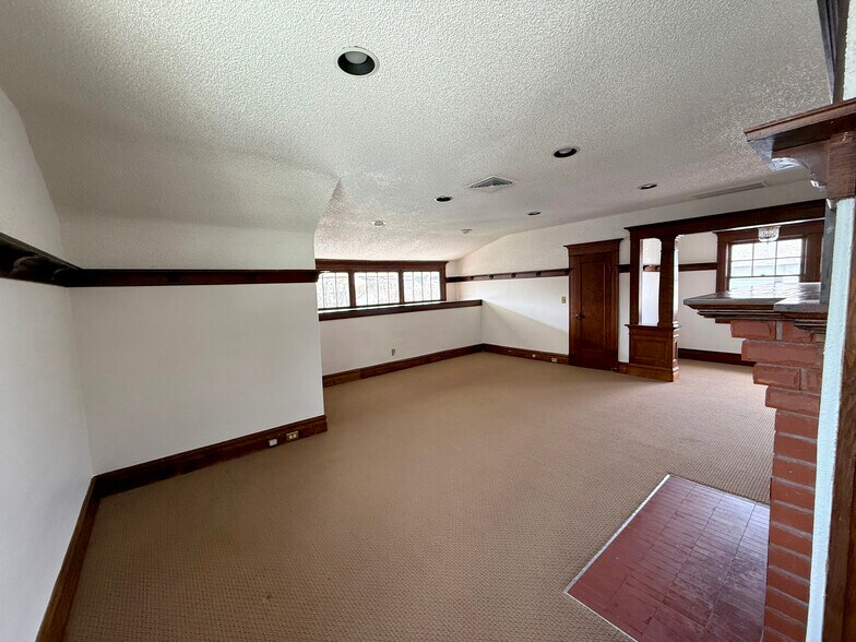 More Photos Of 1535 State St, Salem Medical For Sale