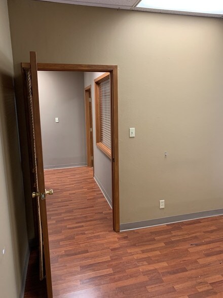 More Photos Of 3724 Jefferson St, Austin Office For Lease