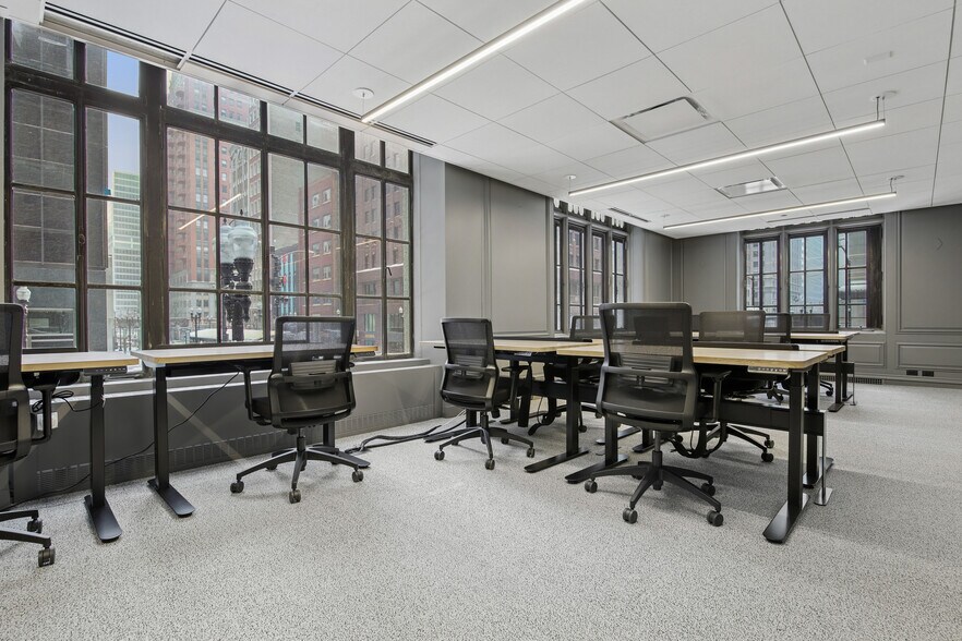 More Photos Of 33 N LaSalle St, Chicago Coworking Space