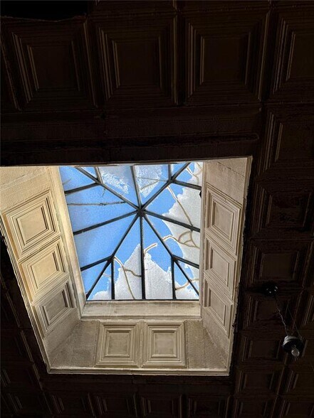 More Photos Of 516 W Chickasha Ave, Chickasha Storefront For Sale