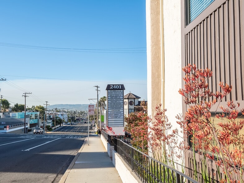 More Photos Of 2401 Pacific Coast Hwy, Hermosa Beach Medical For Lease