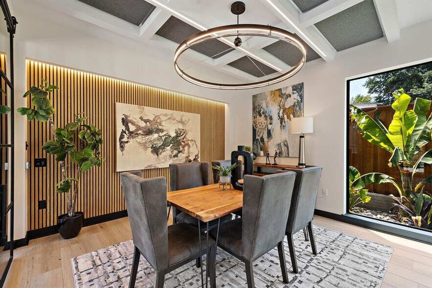 More Photos Of 2318 Morelos, Austin Office For Sale