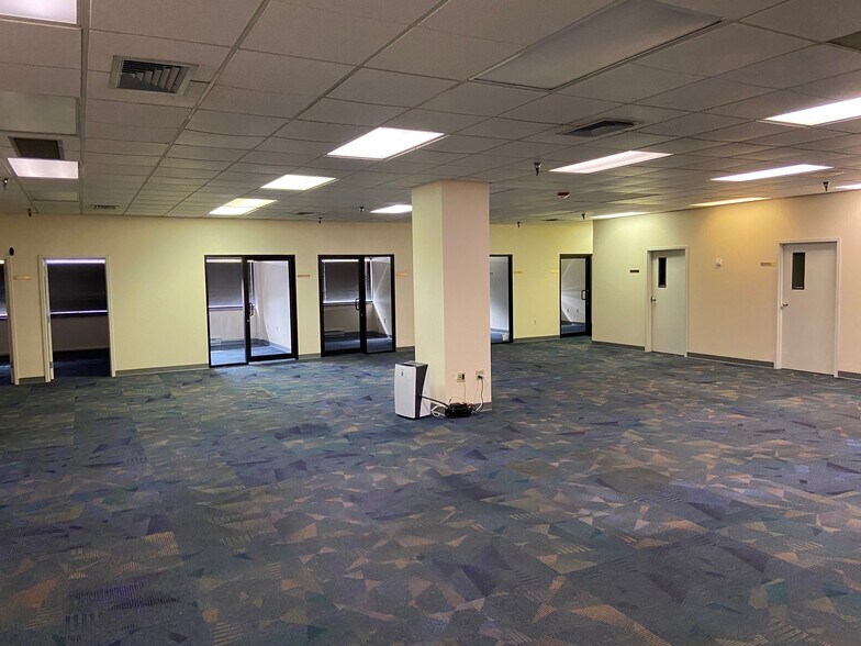 More Photos Of 3725 Electronics Way, Mountville Light Manufacturing For Sale