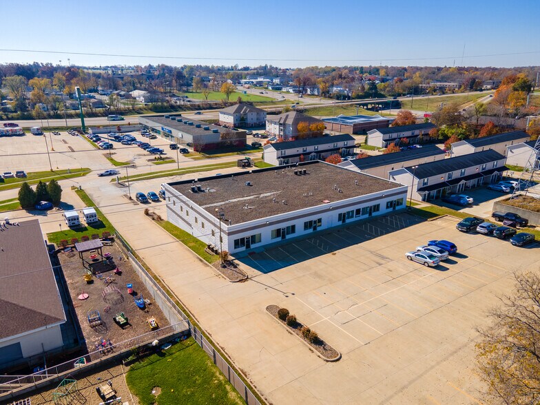 More Photos Of 1717 R.T. Dunn Dr, Bloomington Storefront Retail Office For Lease