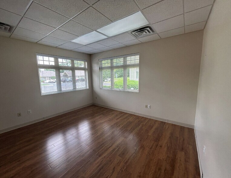 More Photos Of 440 Beecher Rd, Columbus Medical For Sale