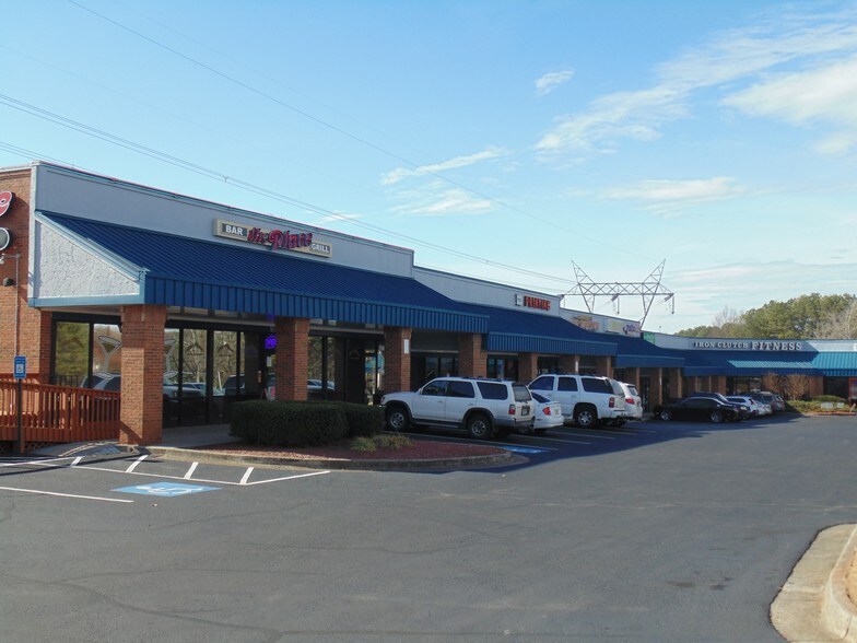 More Photos Of 700 Sandy Plains Rd, Marietta Storefront For Lease