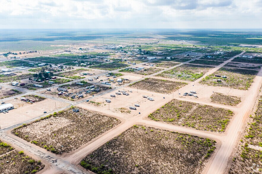 More Photos Of 801 Woodard St, Pyote Trailer Camper Park For Sale