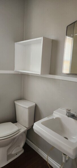 More Photos Of 920 N Main St, Stillwater Flex For Lease