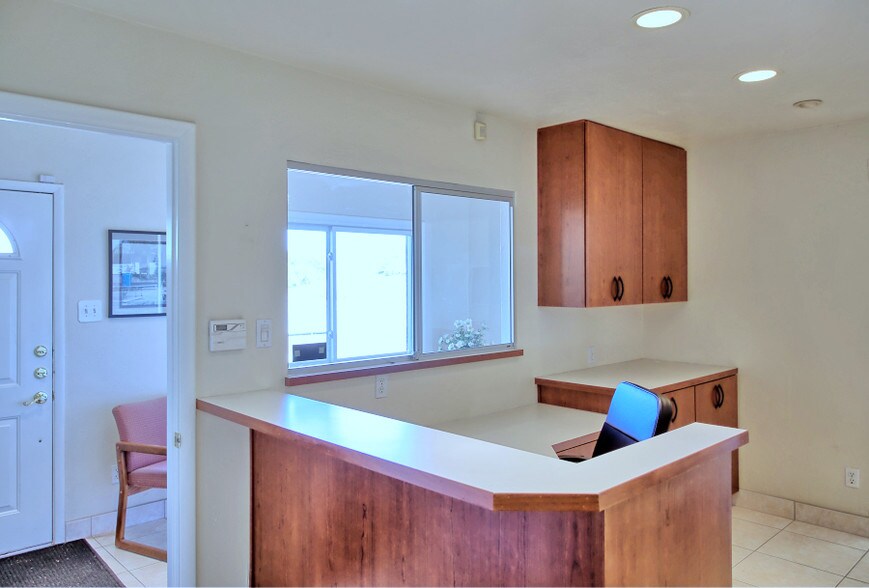 More Photos Of 3333 E Thunderbird Rd, Phoenix Office Residential For Lease