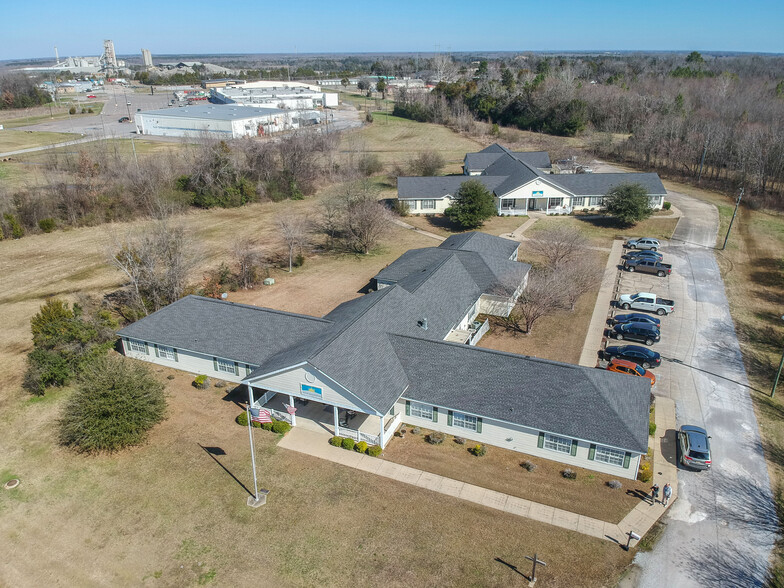 Primary Photo Of 1607 US-43, Demopolis Assisted Living For Sale