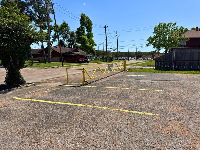 More Photos Of 1922 Dallas St, Pasadena Religious Facility For Sale