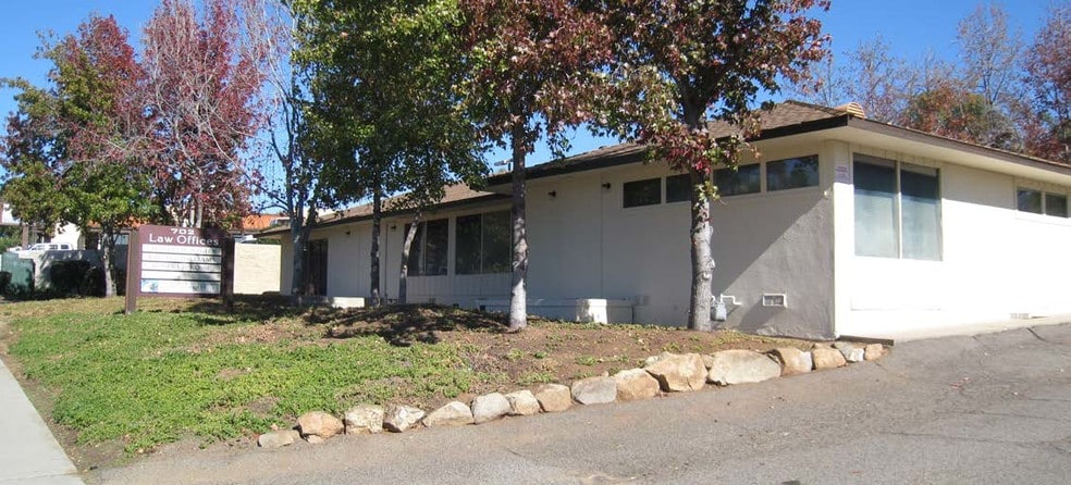 More Photos Of 702 Civic Center Dr, Vista Office For Sale