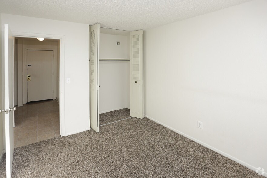 More Photos Of 2025 Jerry Murphy Rd, Pueblo Apartments For Sale