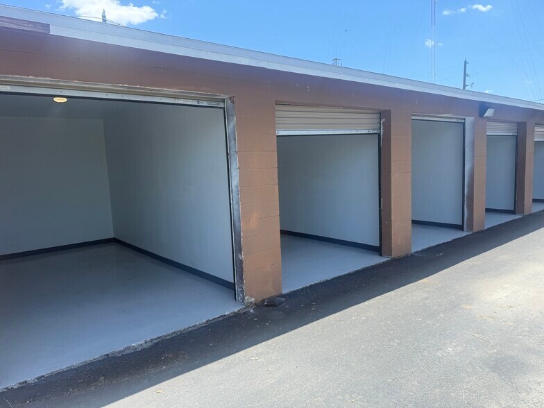 More Photos Of 6203 Springer Dr, Port Richey Warehouse For Lease