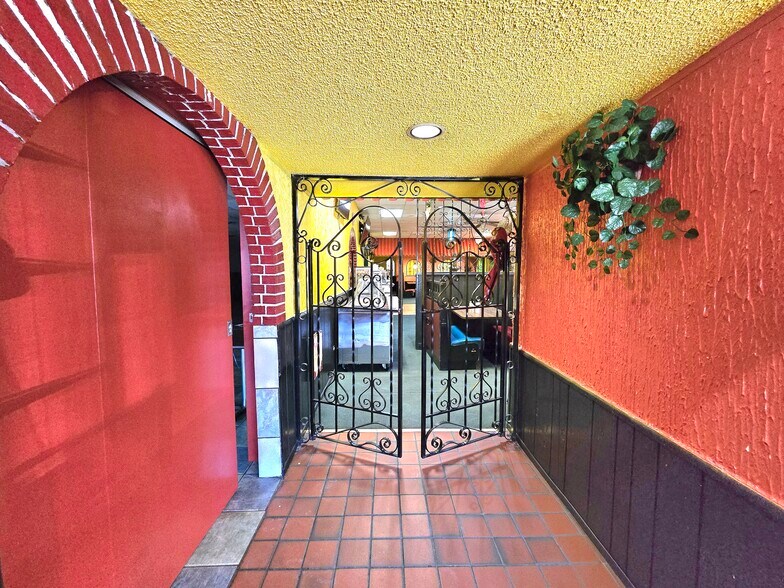 More Photos Of 3139 N Central Ave, Chicago Restaurant For Sale