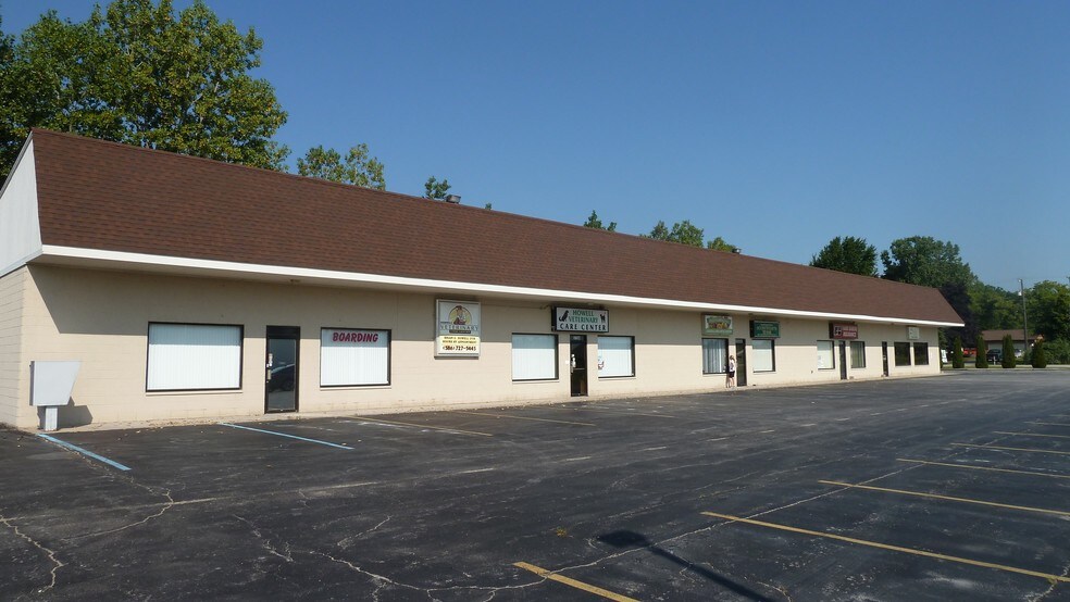 More Photos Of 37270-37284 31 Mile Rd, Richmond Storefront For Lease