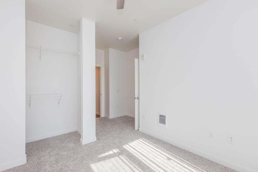More Photos Of 15300 33rd Ave S, Seatac Apartments For Lease