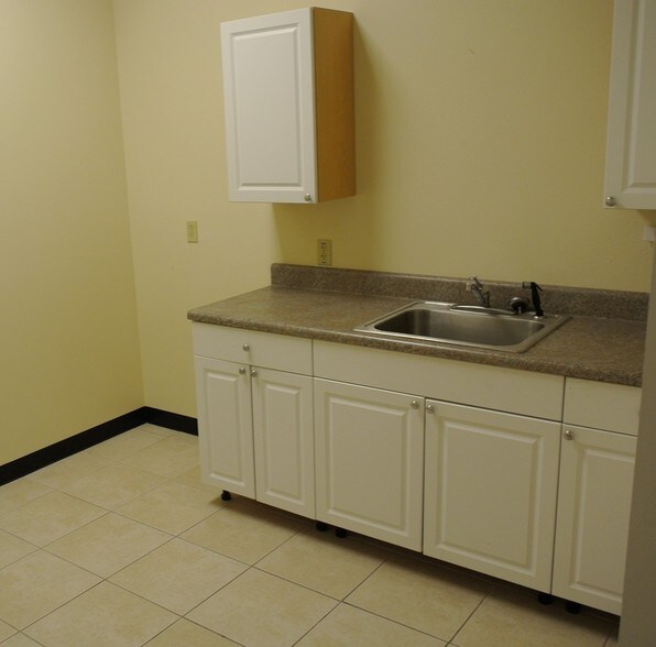 More Photos Of 2018-2026 S 50th St, Tampa Office For Lease