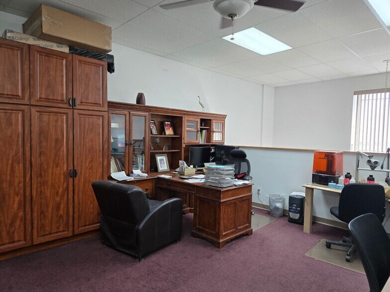 More Photos Of 900 Parker Pl, Schererville Office For Sale