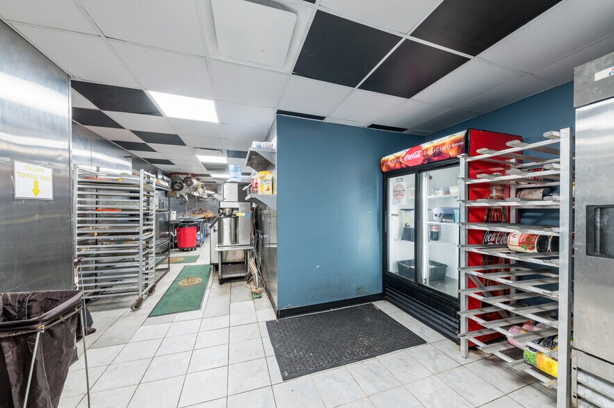 More Photos Of 1111 Fairmont Ave, Fairmont Restaurant For Sale