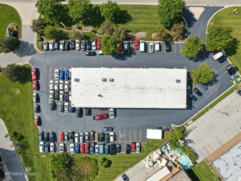 More Photos Of 524-530 W Grand Ave, Elmhurst Auto Repair For Sale