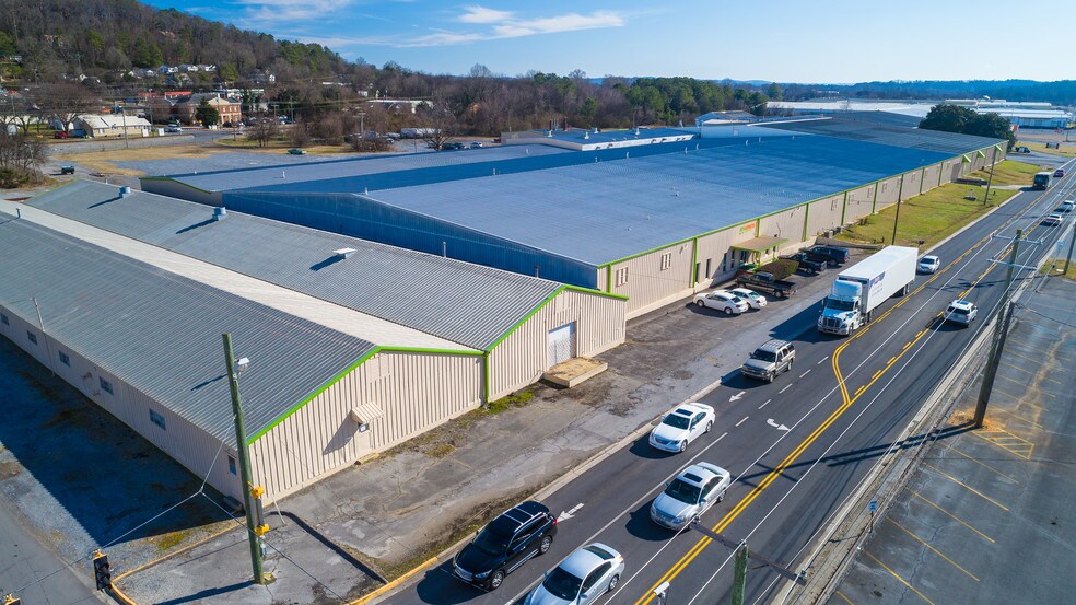 More Photos Of 410 S River St, Calhoun Warehouse For Sale