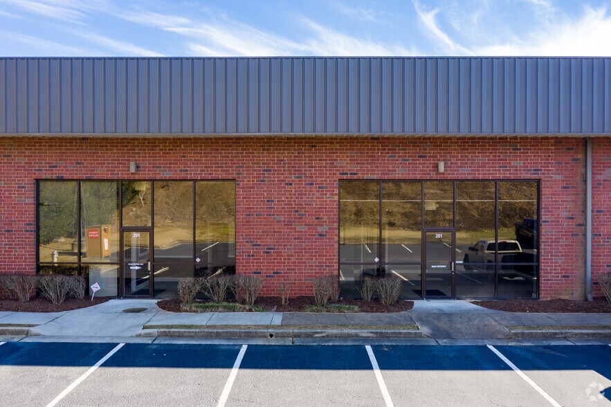 More Photos Of 355 Brogdon Rd, Suwanee Warehouse For Lease