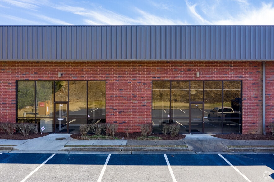 More Photos Of 355 Brogdon Rd, Suwanee Unknown For Lease