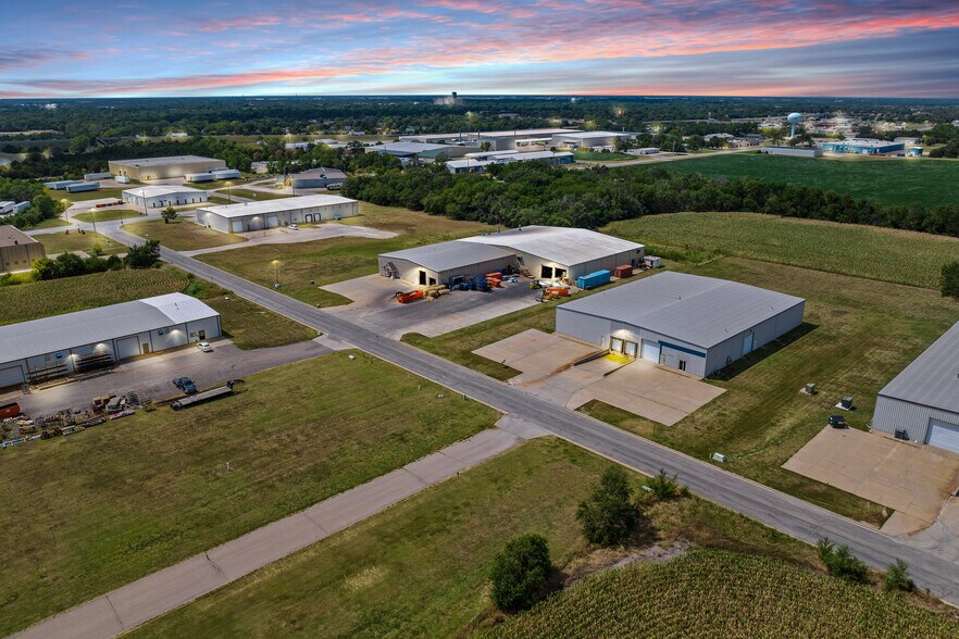 More Photos Of 1800 SE 9th St, Newton Manufacturing For Sale