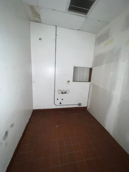 More Photos Of 1734 Artesia Blvd, Long Beach Convenience Store For Sale