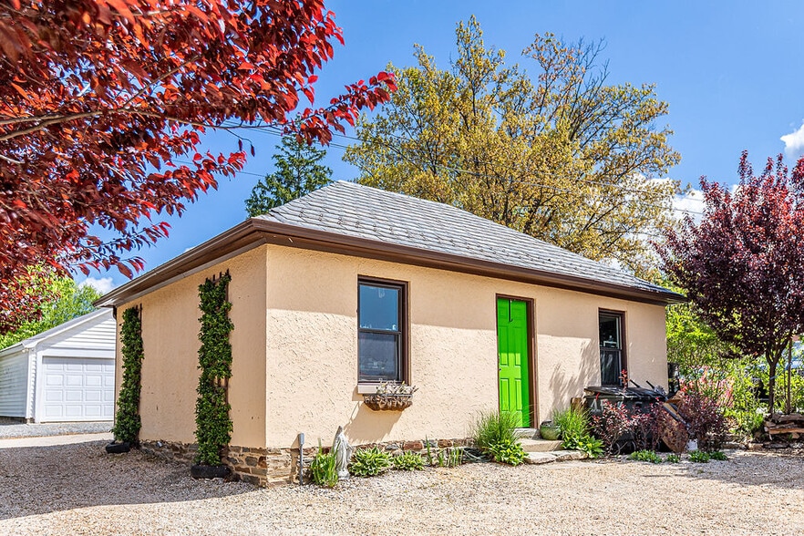 More Photos Of 404 Allegheny Ave, Towson Office For Sale
