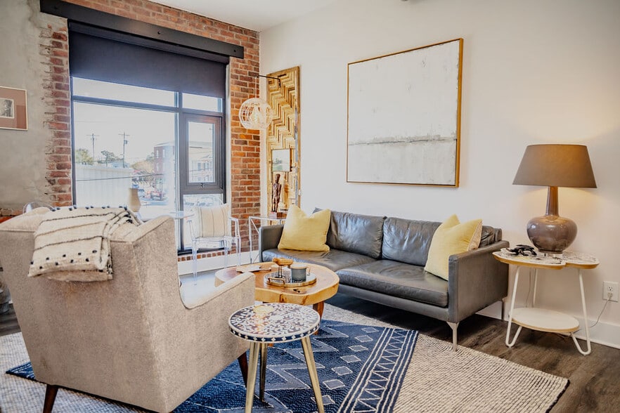 More Photos Of 505 N 2nd St, Wilmington Hotel For Sale