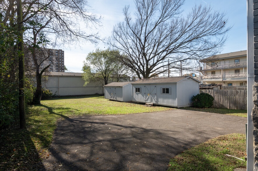 More Photos Of 130 Emmitt Ave, Madison Office For Sale