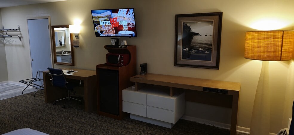 More Photos Of 3111 N US 23, Oscoda Hotel For Sale