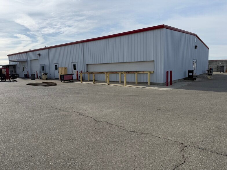 More Photos Of 34598 7th Standard Rd, Bakersfield Warehouse For Sale