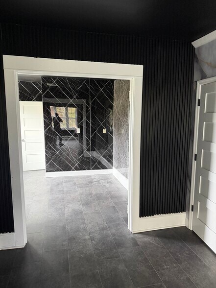 More Photos Of 80 Jefferson St, Monticello Office Residential For Sale