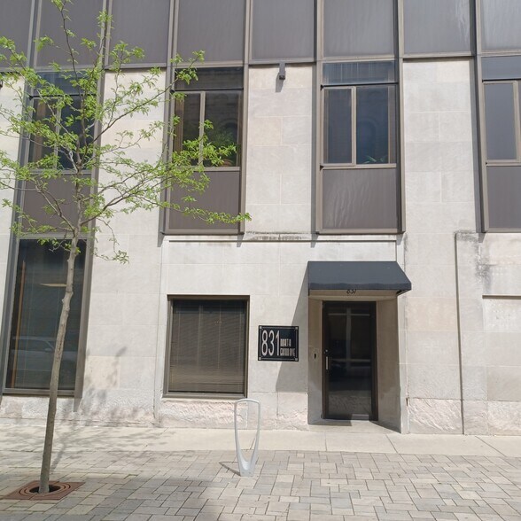 More Photos Of 831 N Grand Ave, Waukesha Office For Lease