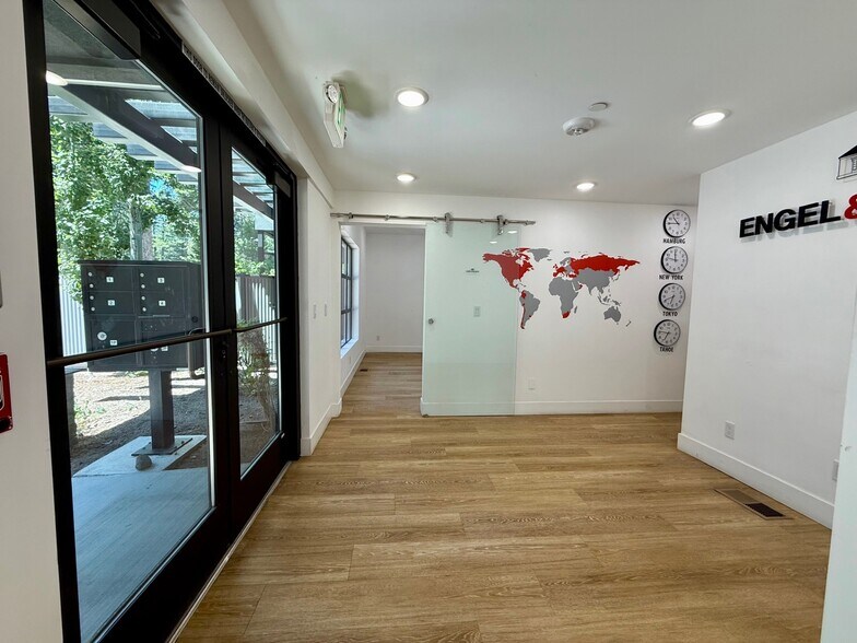 More Photos Of 214 Village Blvd, Incline Village Storefront Retail Residential For Lease