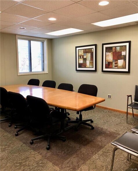 More Photos Of 860 Broad St, Emmaus Light Manufacturing For Lease