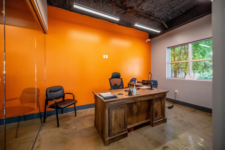 More Photos Of 1614 Franklin Rd, Brentwood Storefront Retail Office For Sale