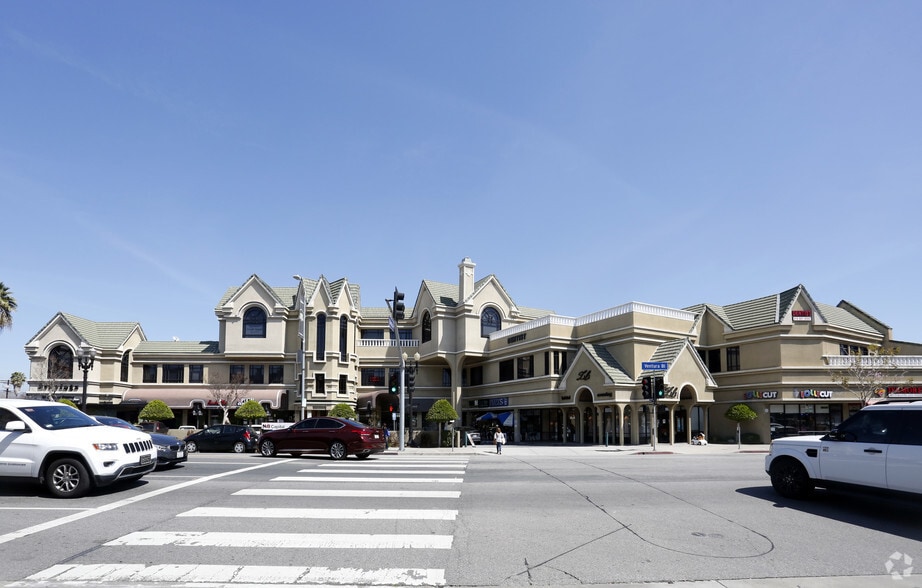 More Photos Of 18645-18663 Ventura Blvd, Tarzana General Retail For Lease