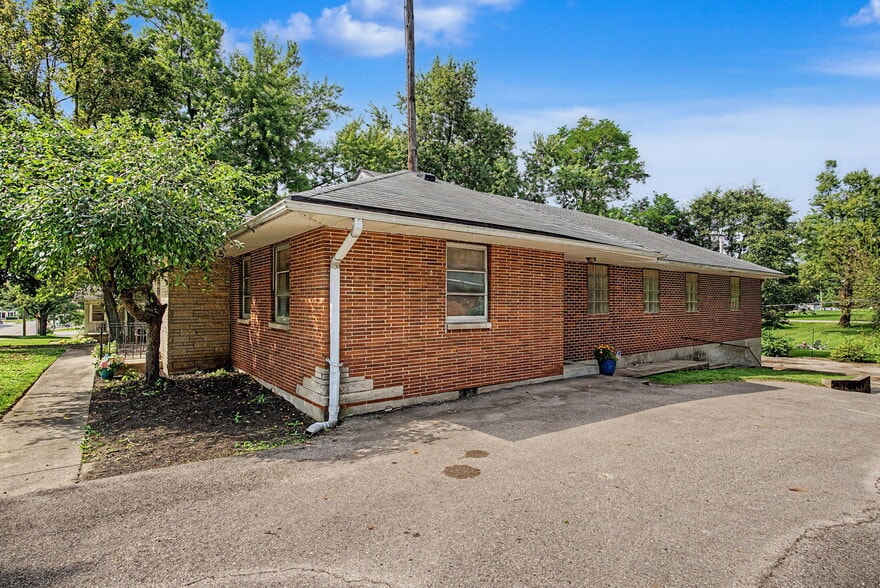 More Photos Of 1599 N Central Dr, Beavercreek Office For Sale