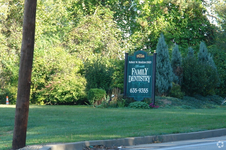 More Photos Of 9758 Perry Hwy, Wexford Office For Lease