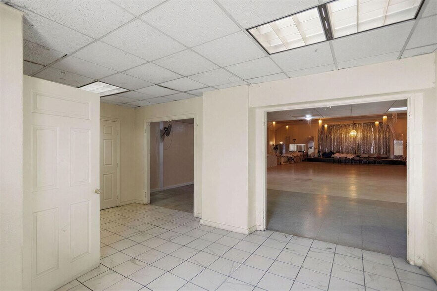 More Photos Of 7916 S Central Ave, Los Angeles Storefront Retail Residential For Sale
